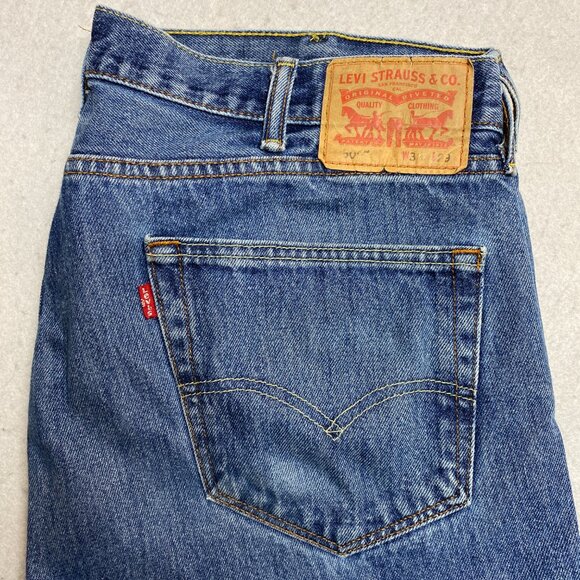 Levis 505 Jeans Mens 38 Blue Denim Straight Leg Medium Washed - Picture 2 of 11